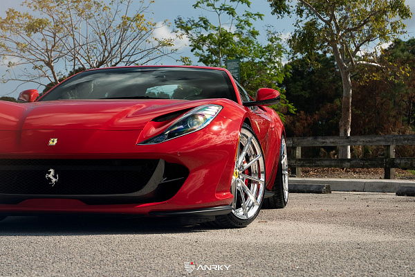 Фото дисков Anrky AN28 Полированный лак на Ferrari 812