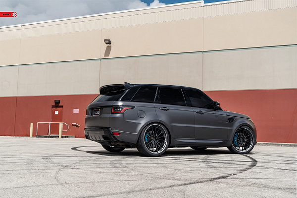 Фото дисков Anrky AN39 Черный глянец на Range Rover IV