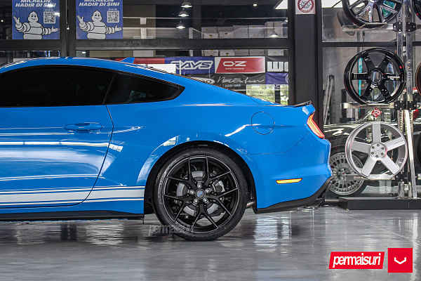 Фото дисков Vossen HF-5 Черный сатин на Ford Mustang VI