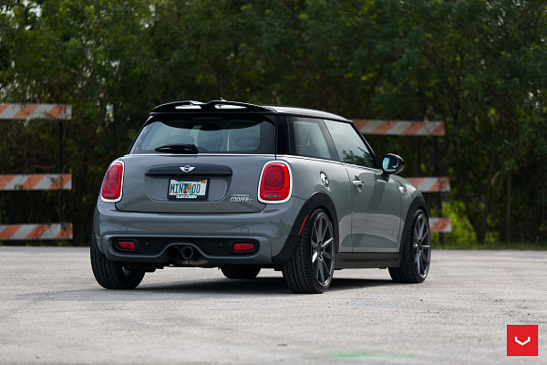 Фото дисков Vossen VFS-1 Сатиновый графит на MINI Cooper III