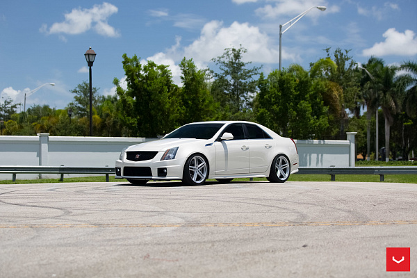 Фото дисков Vossen VFS-5 Серебро на Cadillac CTS II