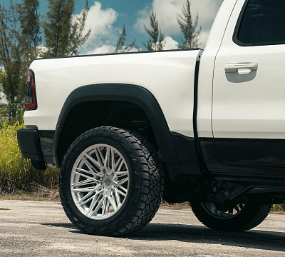 Фото дисков Vossen HF6-5 на Ram 1500 V