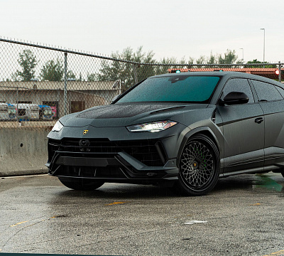 Фото дисков 1886 Wheels S009 на Lamborghini Urus