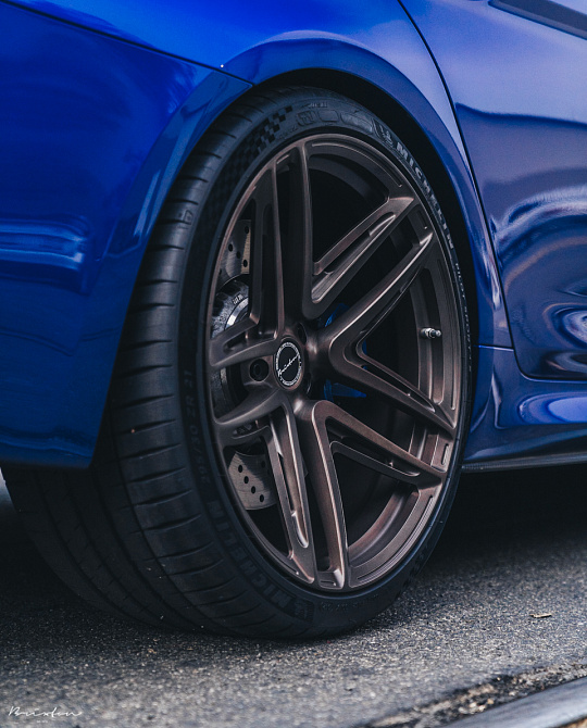 Фото дисков BF01 Сатиновая темная бронза на BMW 5/M5 (G30/F90)