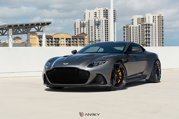 Фото дисков Anrky AN33 Черный сатин на Aston Martin DBS 3
