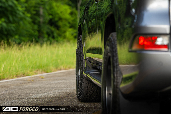 Фото дисков BC Forged LE72 // MLE72 Глянцевый темный лак на Lexus GX II