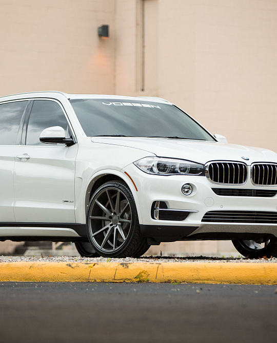 Фото дисков VFS-1 Сатиновый графит на BMW X5/X5 M (F15/F85)