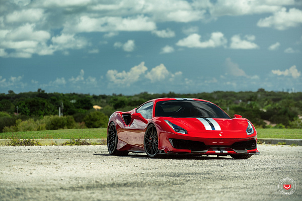 Фото дисков Vossen EVO-5 Черный глянец на Ferrari 488
