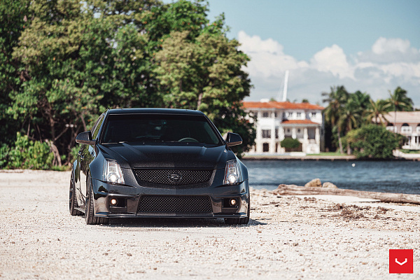 Фото дисков Vossen HF-3 Глянцевый темный лак на Cadillac CTS II