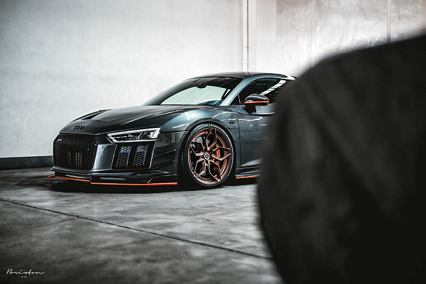 Фото дисков Brixton Forged PF9 Сатиновая бронза на Audi R8 (4S)