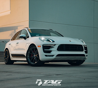 Фото дисков HRE P101 на Porsche Macan I