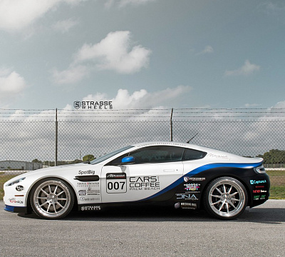 Фото дисков Strasse Wheels R10 Performance на Aston Martin Vantage 2