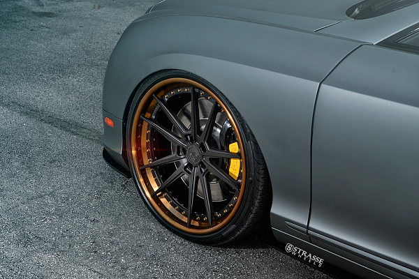 Фото дисков Strasse Wheels SV1 Deep Concave FS Другой цвет на Bentley Continental GT I