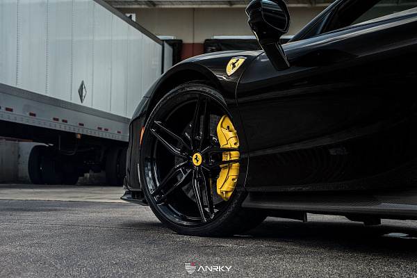 Фото дисков Anrky AN17 Черный глянец на Ferrari SF90