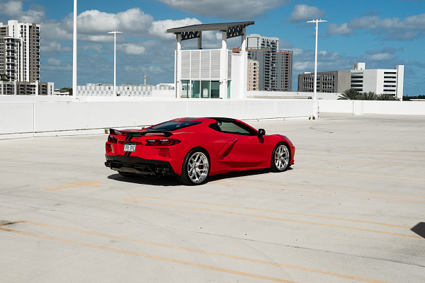 Фото дисков HRE S101SC Глянцевый лак на Chevrolet Corvette C8