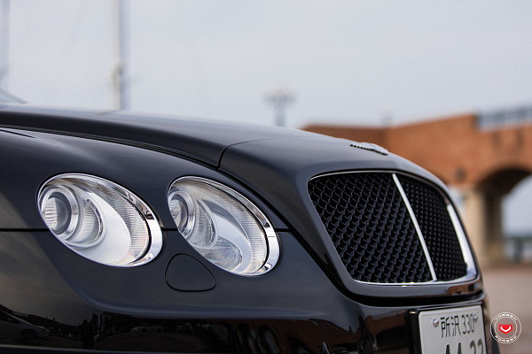 Фото дисков Vossen CG-205 Черный глянец на Bentley Continental GT II