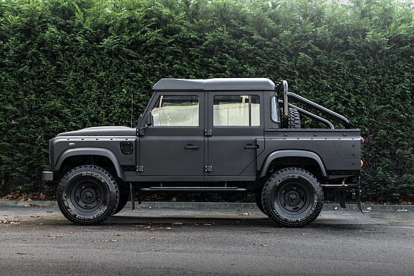 Фото дисков Kahn 1947 Heritage Черный матовый на Land Rover Defender I