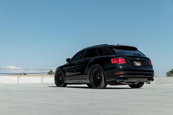 Фото дисков HRE 501 Черный сатин на Bentley Bentayga