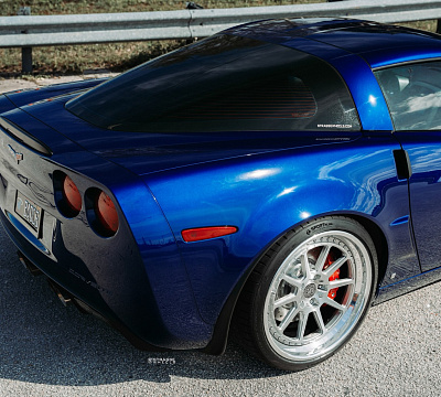 Фото дисков Strasse Wheels R10 Track на Chevrolet Corvette C6