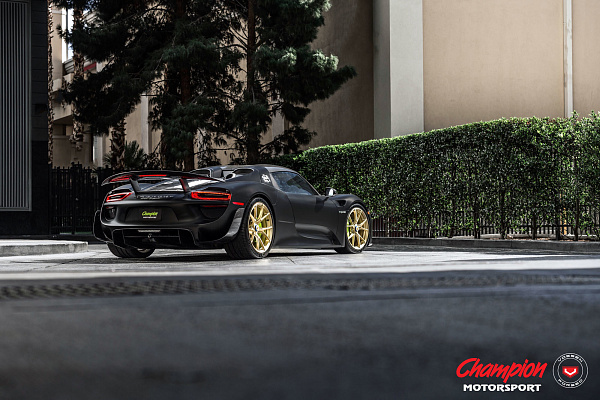 Фото дисков Vossen RS74 Глянцевое золото на Porsche 918 Spyder