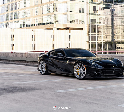 Фото дисков Anrky AN38 на Ferrari 812