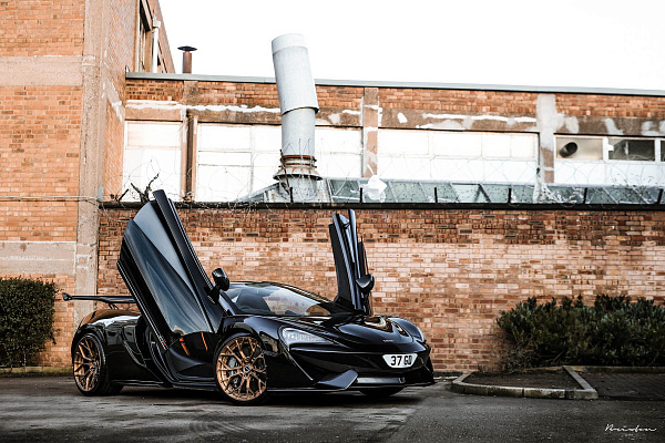 Фото дисков Brixton Forged PF10 Сатиновая медь на McLaren 570S