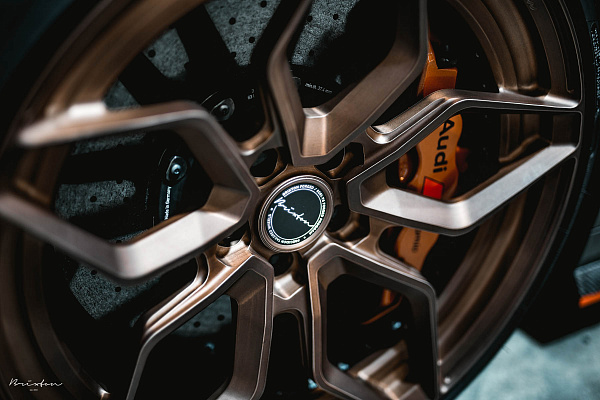 Фото дисков Brixton Forged PF9 Сатиновая бронза на Audi R8 (4S)