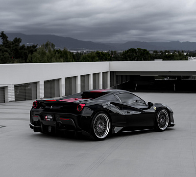 Фото дисков HRE 501 на Ferrari 488