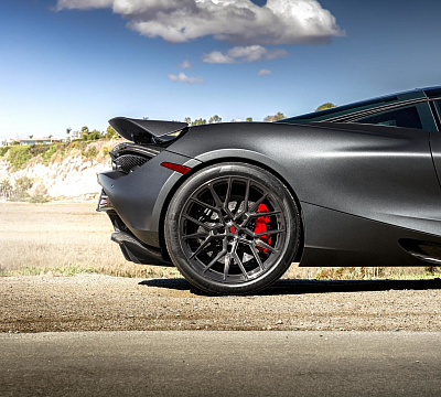Фото дисков Vossen M-X3 на McLaren 720S
