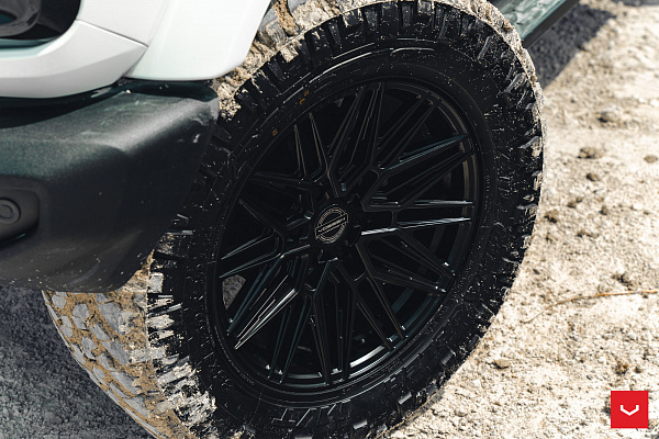 Фото дисков Vossen HF6-5 Черный сатин на Ford Bronco