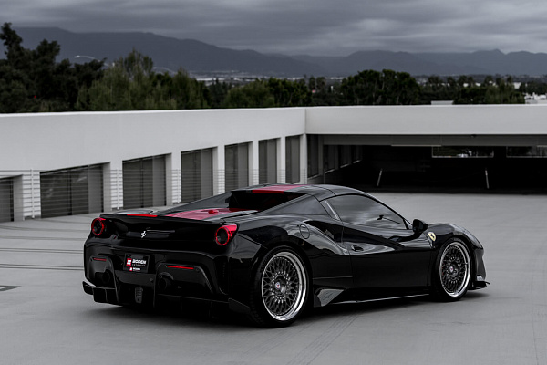 Фото дисков HRE 501 Глянцевый темный лак на Ferrari 488