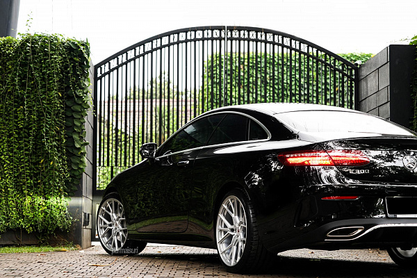 Фото дисков Vossen M-X3 Сатиновый лак на Mercedes-Benz E-Class (W213, S213, C238)