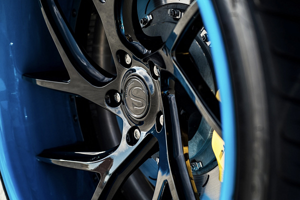 Фото дисков Savini SV67 Черный глянец на Chevrolet Corvette C7