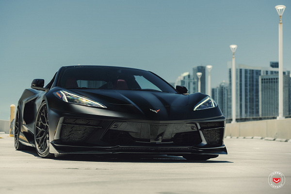 Фото дисков Vossen S17-01 (3-Piece) Сатиновый темный лак на Chevrolet Corvette C8