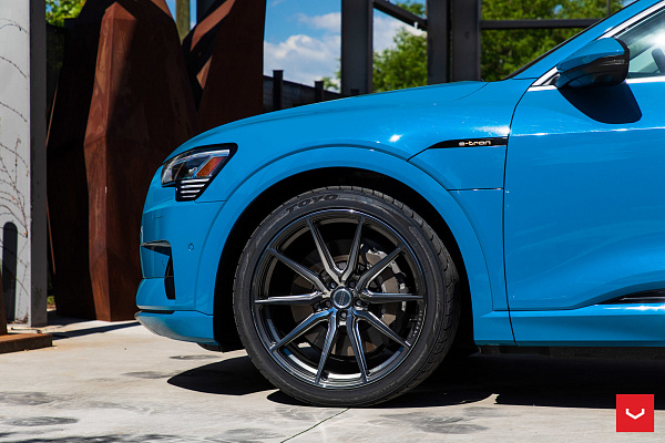 Фото дисков Vossen HF-3 Глянцевый графит на Audi E-tron