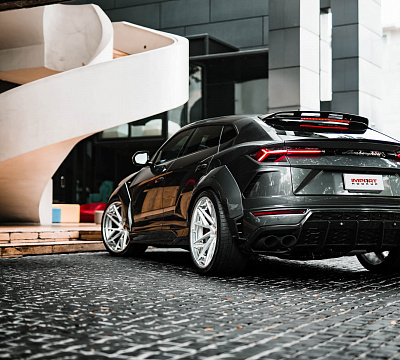 Фото дисков Brixton Forged PF8 на Lamborghini Urus
