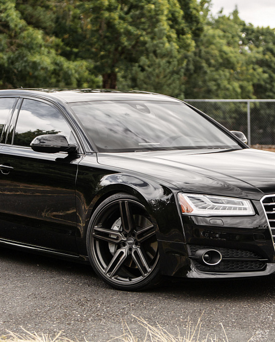 Фото дисков HF-1 Сатиновый графит на Audi A/S 8 (D4)