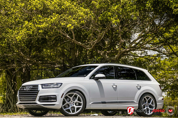 Фото дисков Vossen CG-205 Серебро на Audi Q7 (4M)