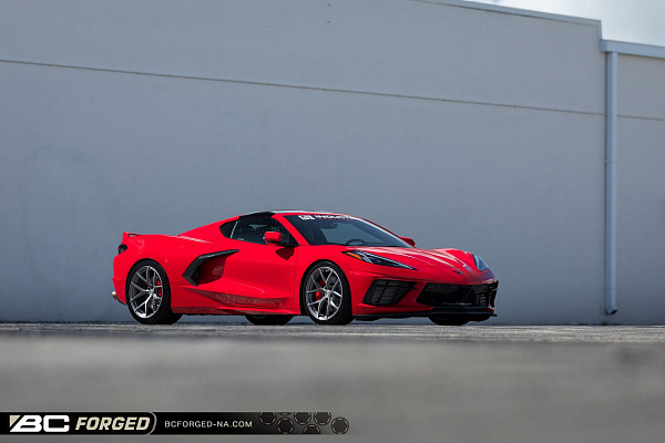 Фото дисков BC Forged RZ21 Глянцевый тонированный лак на Chevrolet Corvette C8