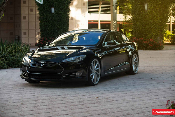 Фото дисков Vossen CVT Серебро на Tesla Model S