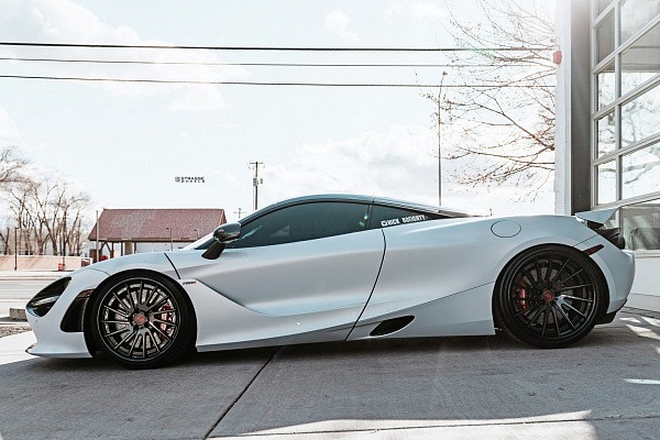 Фото дисков Strasse Wheels SV15T Deep Concave FS Другой цвет на McLaren 720S