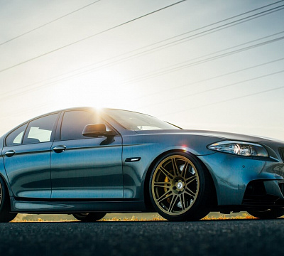 Фото дисков HRE 301M на BMW 5/M5 (F10)