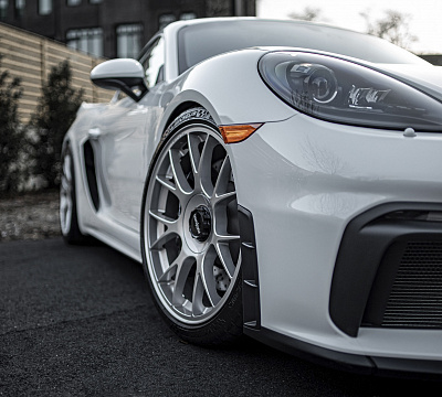 Фото дисков Rotiform TUF на Porsche Cayman III