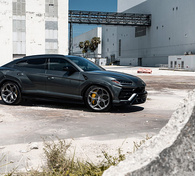 Фото дисков HRE P111SC на Lamborghini Urus