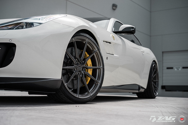 Фото дисков Vossen M-X2 Сатиновый темный лак на Ferrari GTC4Lusso