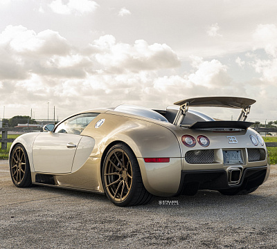 Фото дисков Strasse Wheels SV5 Deep Concave Duoblock на Bugatti Veyron