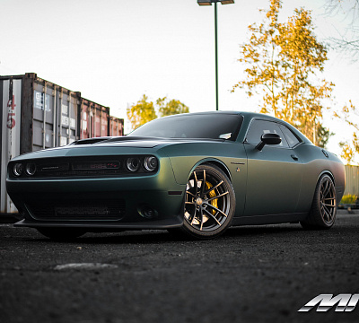Фото дисков MRR M392 на Dodge Challenger III