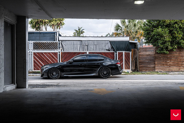 Фото дисков Vossen HF-9 Черный глянец на BMW 5/M5 (G60/G90)
