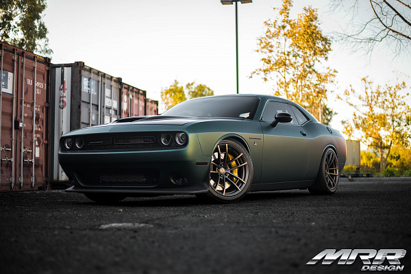 Фото дисков MRR M392 Сатиновая бронза на Dodge Challenger III