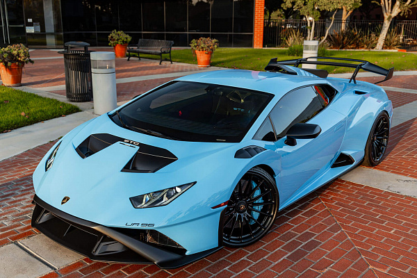 Фото дисков HRE P103 Черный глянец на Lamborghini Huracan